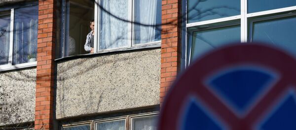 В поселке Улброка под Ригой целый дом поместили под карантин - Sputnik Latvija