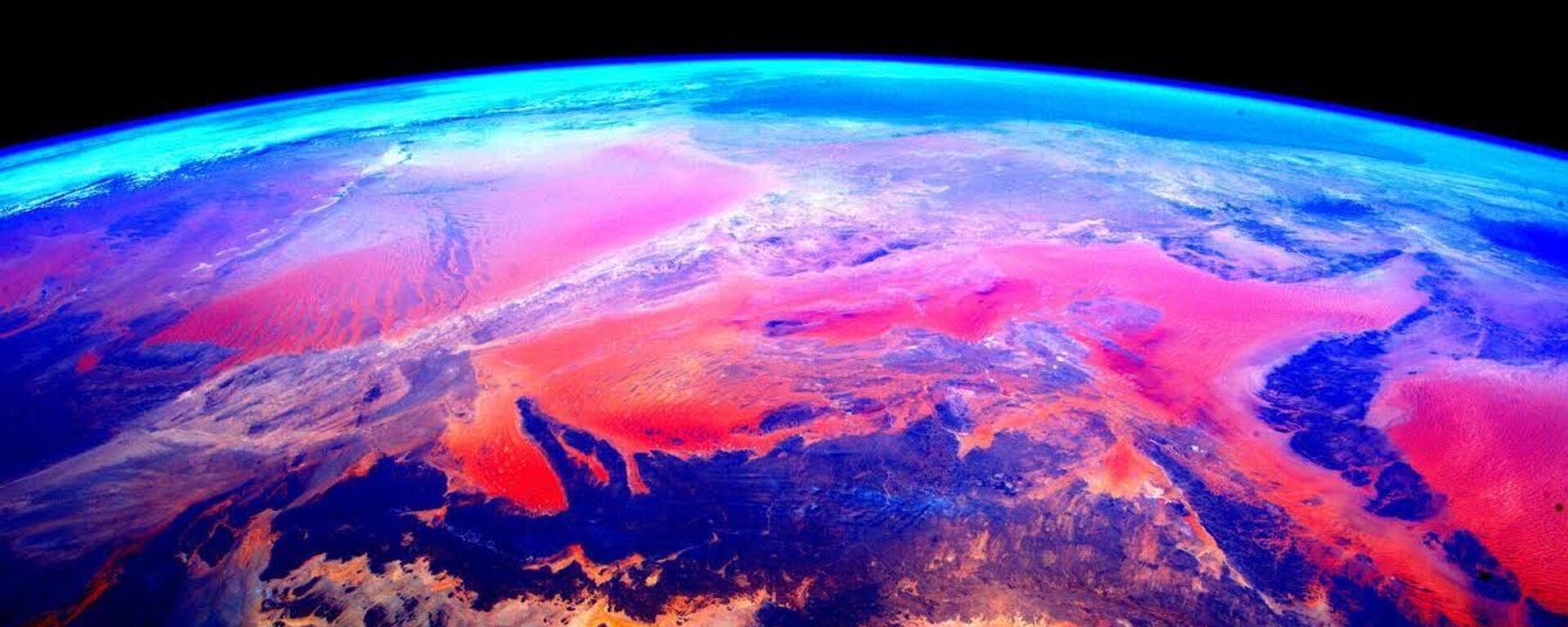 Снимок Земли из космоса, сделанный астронавтом Скоттом Келли с борта МКС - Sputnik Латвия, 1920, 11.03.2025