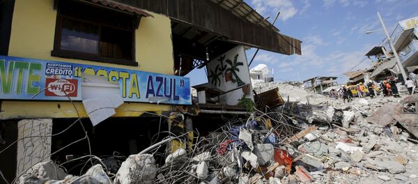 Последствия землетрясения в городе Педерналес, Эквадор Последствия землетрясения в городе Педерналес, Эквадор - Sputnik Латвия