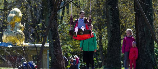 В Ботаническом саду Латвийского университета в Риге начинают цвести рододендроны и другие растения - Sputnik Латвия
