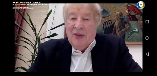 Телемост Россия - США: дух Эльбы подпортил рижский памятник оккупации в Google - Sputnik Латвия