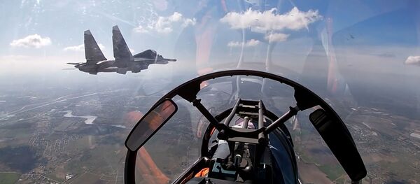 Су-24 и Су-30СМ Балтфлота нанесли удары по условному противнику на Балтике Су-24 и Су-30СМ Балтфлота нанесли удары по условному противнику на Балтике - Sputnik Латвия