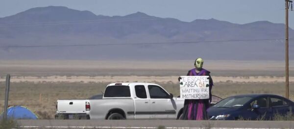 Зачем Минобороны США опубликовало видеозаписи НЛО - Sputnik Латвия