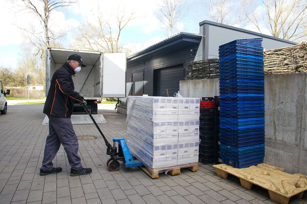 Работаем за идею: кто в Латвии готов трудиться бесплатно и почему - Sputnik Латвия