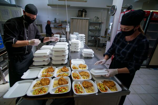 Работаем за идею: кто в Латвии готов трудиться бесплатно и почему - Sputnik Латвия