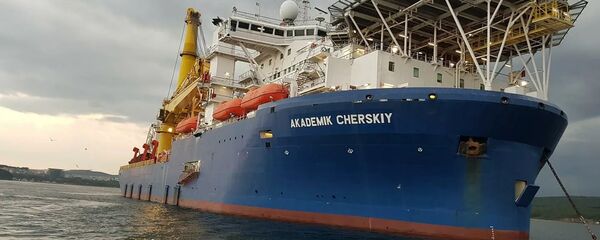 Краново-монтажное трубоукладочное судно Академик Черский Краново-монтажное трубоукладочное судно Академик Черский - Sputnik Latvija