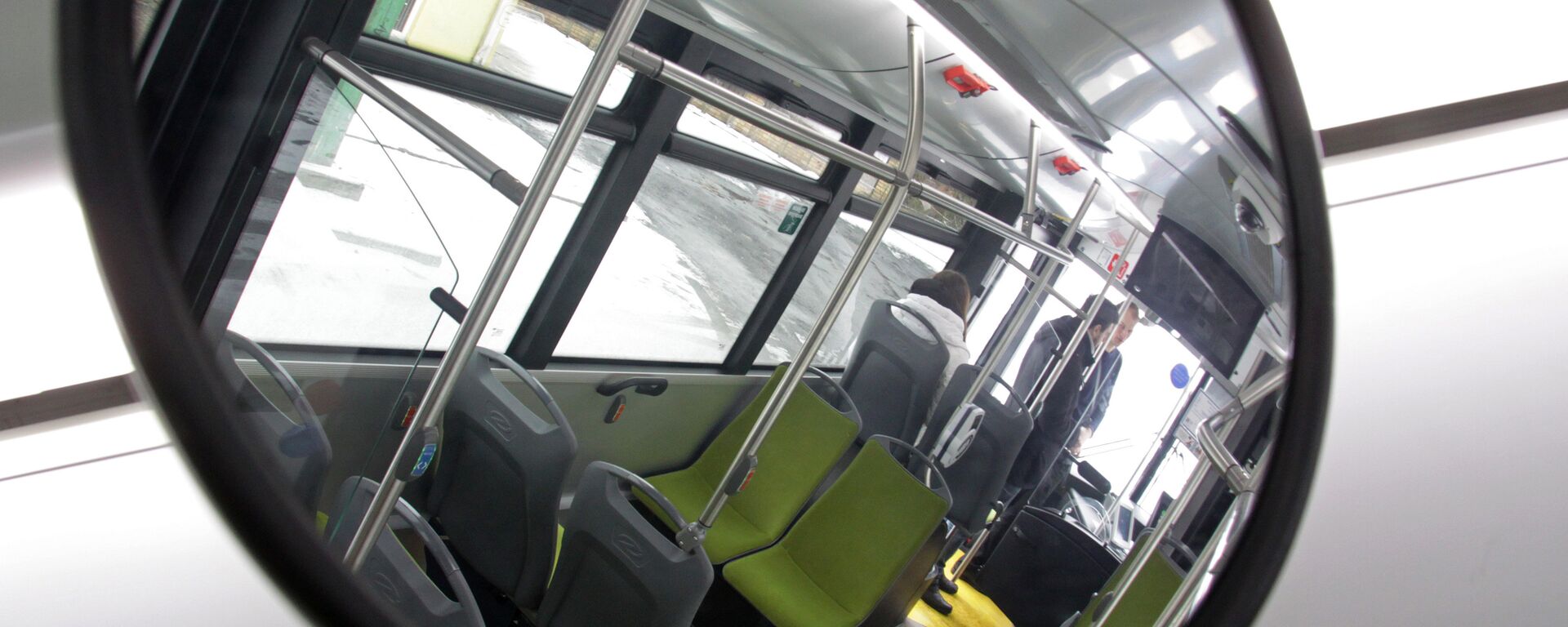 Пустой салон электробуса - Sputnik Латвия, 1920, 07.04.2026