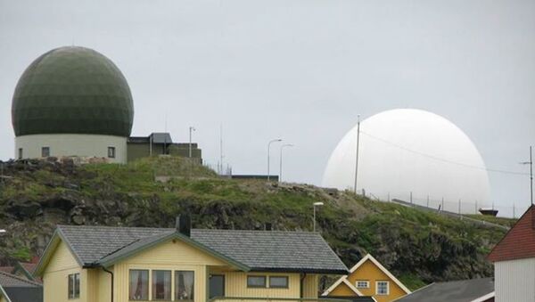 Радар Globus, расположенный на территории норвежского города Вардё  - Sputnik Latvija