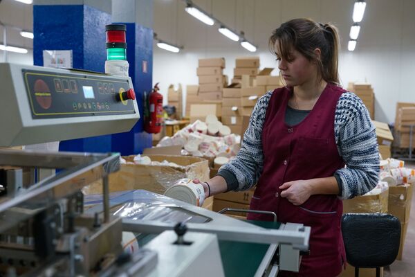 Последнее крупное предприятие в Лиепае под угрозой закрытия: участь Lauma Fabrics  - Sputnik Латвия