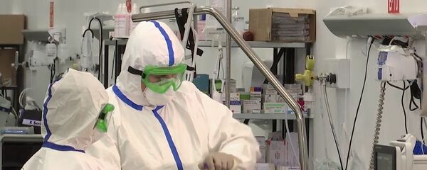 Работа российских военных врачей в полевом госпитале Бергамо Работа российских военных врачей в полевом госпитале Бергамо - Sputnik Latvija