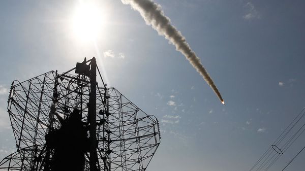 Пуск ракеты морского базирования с ракетного крейсера Варяг - Sputnik Латвия