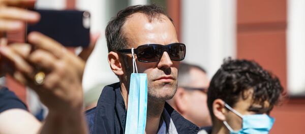 Пикет у здания Сейма против утверждения краевой реформы на удаленном заседании - Sputnik Латвия