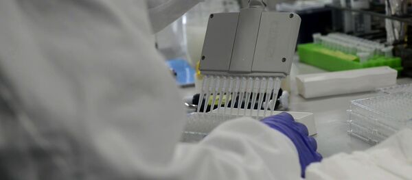 В погоне за выгодой: фармкомпании могли заранее подготовиться к пандемии - Sputnik Латвия