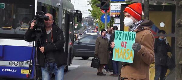 Парк вместо СГБ: рижане протестуют против строительства здания спецслужб - Sputnik Латвия