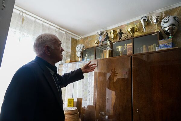 Лучший игрок в истории латвийского футбола Георгий Смирнов празднует юбилей - Sputnik Латвия