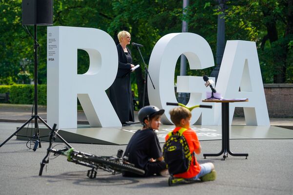 Рестарт туризма в Риге: трансляции в парках, пешеходная Тербатас и кафе на террасах - Sputnik Латвия