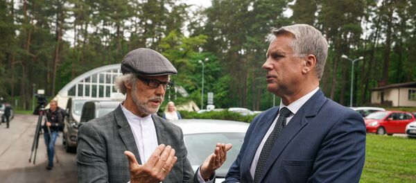 Эксперт министерства культуры Латвии Янис Дрипе (слева) и министр культуры Наурис Пунтулис - Sputnik Latvija