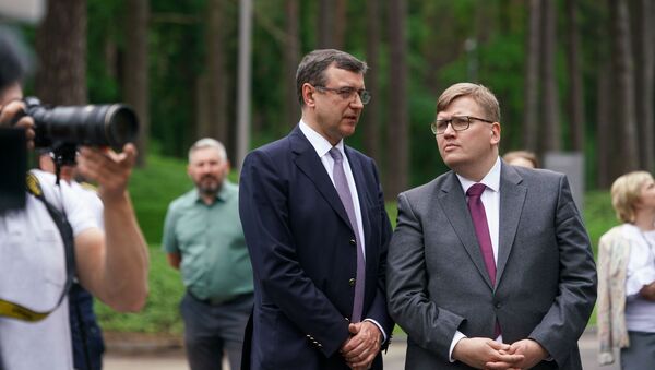 Министр финансов Янис Рейрс (слева) и министр среды и регионального развития Юрис Пуце - Sputnik Латвия