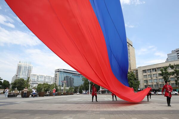 Празднование Дня России на главной городской площади в Краснодаре - Sputnik Латвия
