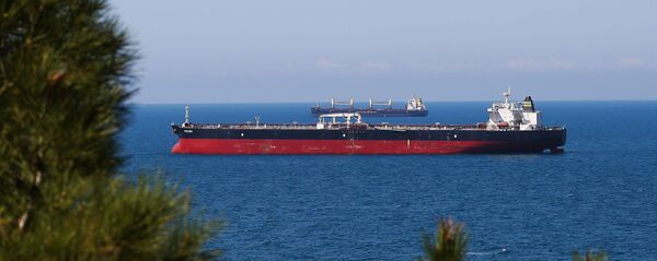 Танкеры с нефтью в Краснодарском крае Танкеры с нефтью в Краснодарском крае - Sputnik Latvija