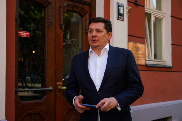 Бой за символы: Кайминьш не зря фотографировал акцию протеста у Сейма, он сделал выводы - Sputnik Латвия