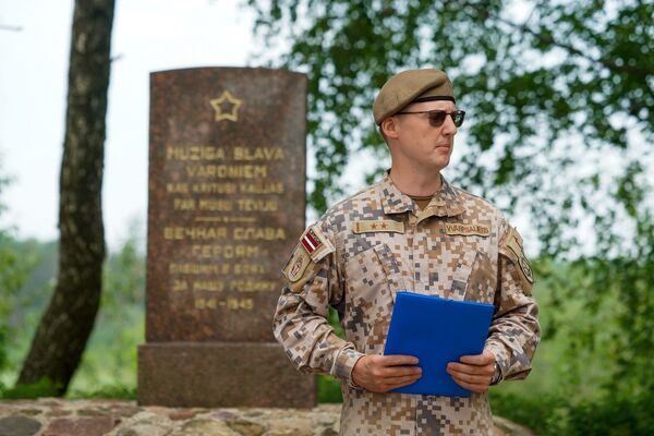 Три Яниса, два Ивана и один Йонас: в Тушки перезахоронили павших солдат Красной армии - Sputnik Латвия