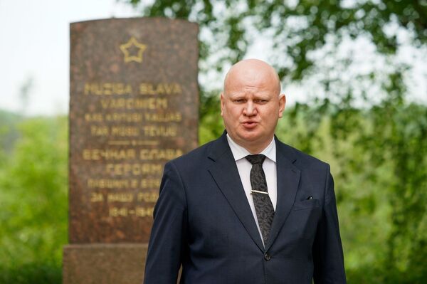 Три Яниса, два Ивана и один Йонас: в Тушки перезахоронили павших солдат Красной армии - Sputnik Латвия