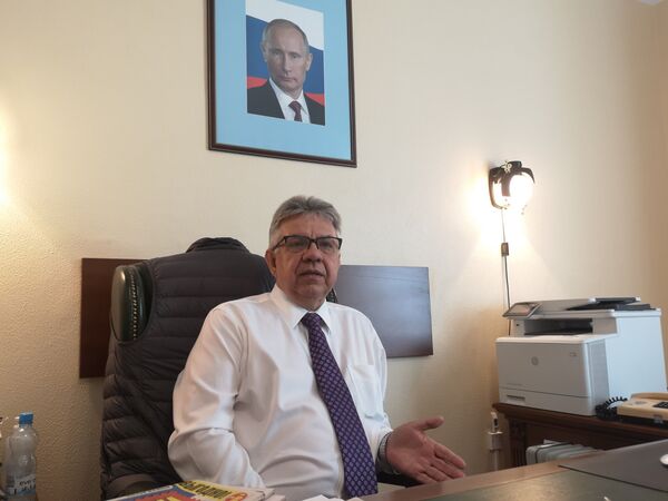 Сильный сосед - это хорошо: почему лиепайчане сегодня за поправки к Конституции РФ Сильный сосед - это хорошо: почему лиепайчане сегодня за поправки к Конституции РФ - Sputnik Латвия