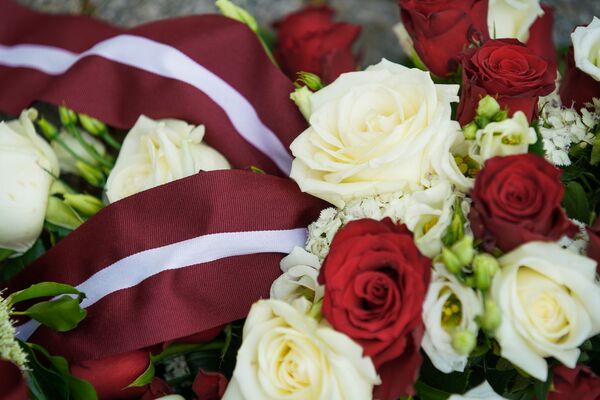 Расстрел евреев стал привычным, как жарка котлет: Латвии нельзя забывать Холокост - Sputnik Латвия