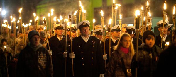 Факельное шествие в День Лачплесиса - Sputnik Латвия