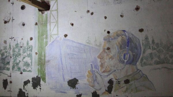 Рисунок на стене в бункере в Элее Рисунок на стене в бункере в Элее - Sputnik Латвия