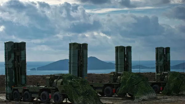 Зенитный ракетный комплекс С-400 Триумф в Крыму.