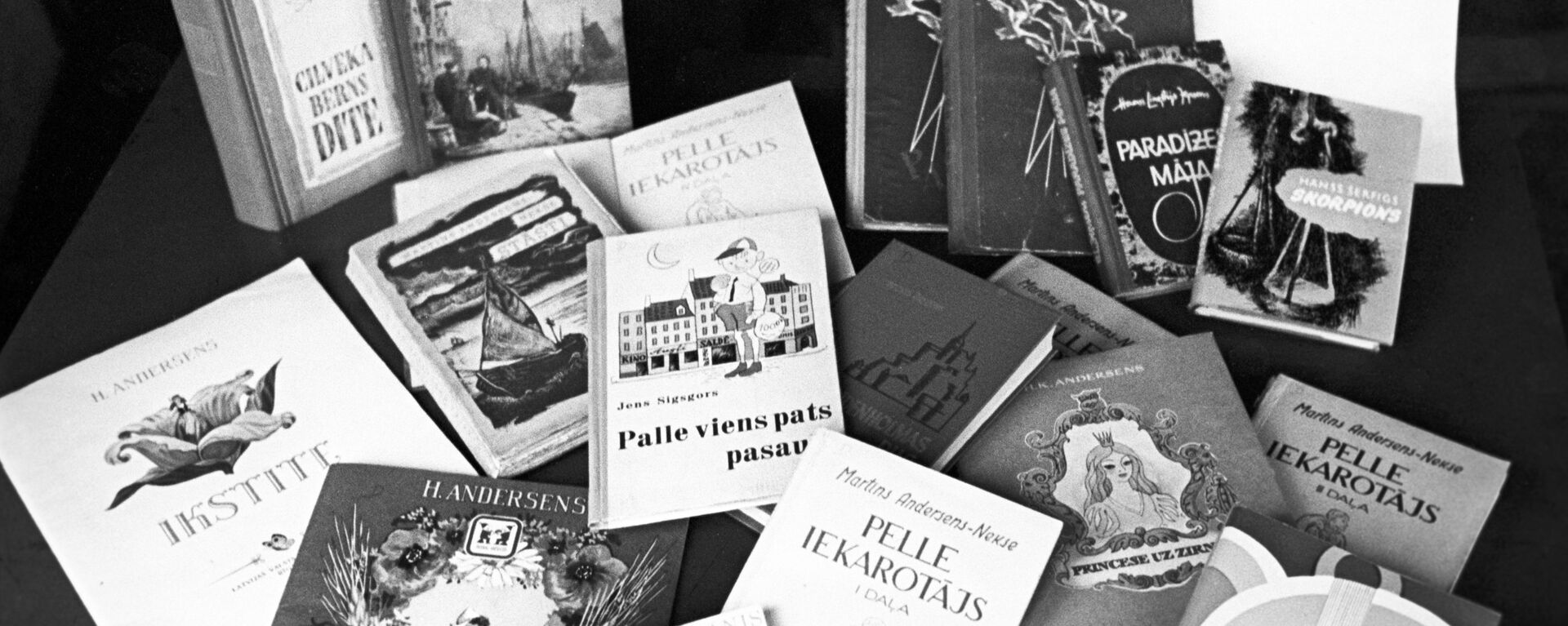 Книги, переведенные на латышский язык. Архивное фото - Sputnik Латвия, 1920, 07.03.2021