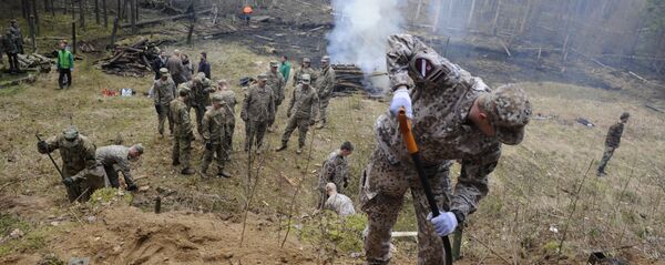 Большой субботник в Лигатне Большой субботник в Лигатне - Sputnik Latvija