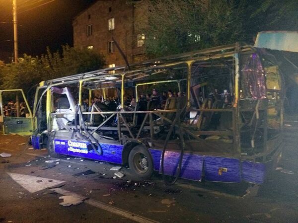 Взрыв автобуса в Ереване - Sputnik Латвия