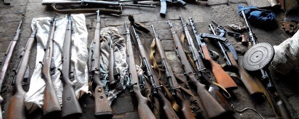 Полиция накрыла банду торговцев оружием - Sputnik Латвия