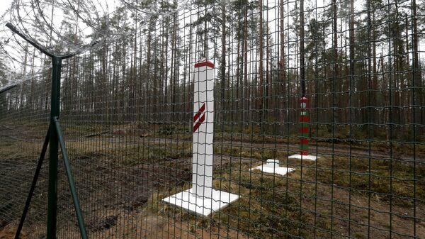 На границе Латвии и России - Sputnik Латвия