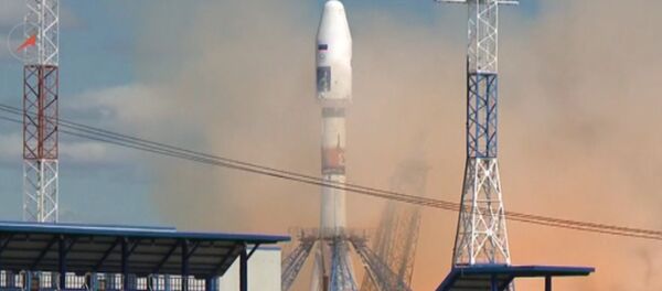 Кадры первого запуска ракеты со спутниками с космодрома Восточный - Sputnik Латвия