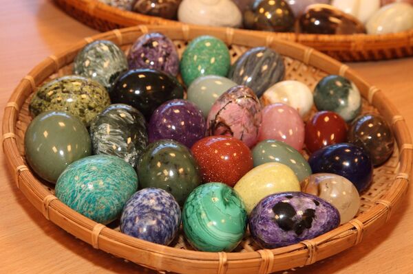 Самоцветные пасхальные яйца Самоцветные пасхальные яйца - Sputnik Латвия