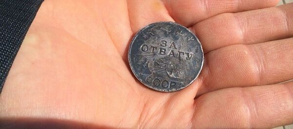 Медаль За отвагу разведчика Анвара Сафарова Медаль За отвагу разведчика Анвара Сафарова - Sputnik Латвия