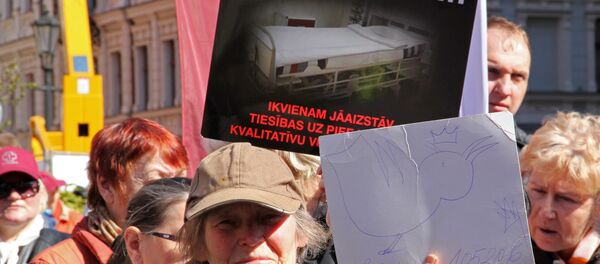 Митинг профсоюзов на Домской площади - Sputnik Латвия