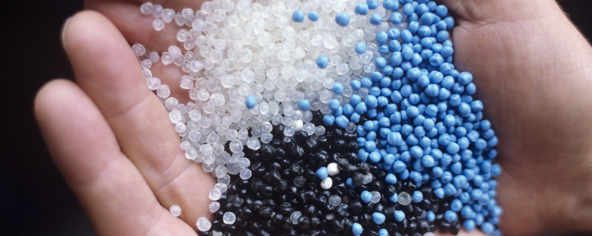 Гранулы полипропилена - Sputnik Латвия, 1920, 03.08.2025
