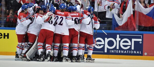 Игроки сборной Чехии радуются победе в матче группового этапа чемпионата мира по хоккею между сборными командами Чехии и России Игроки сборной Чехии радуются победе в матче группового этапа чемпионата мира по хоккею между сборными командами Чехии и России - Sputnik Латвия