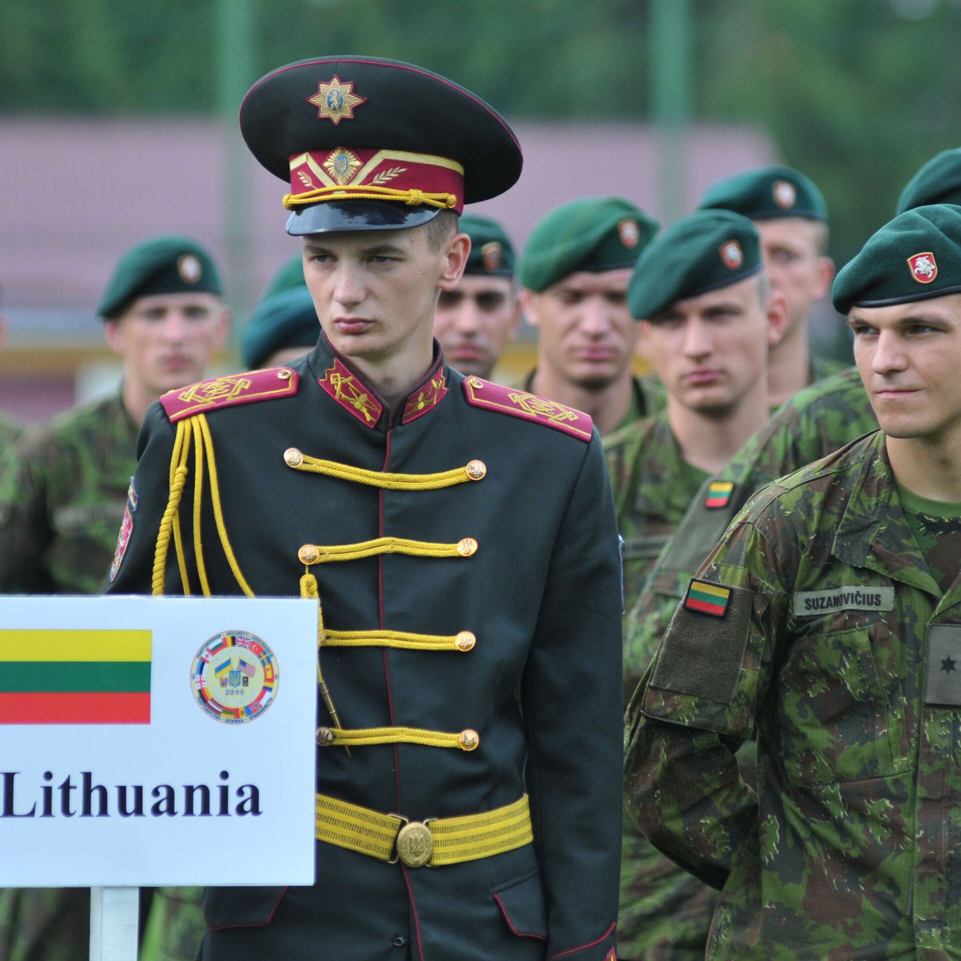 Военная форма рб. Форма армии Литвы. Солдат армии Литвы. Армия Литвы 1992. Солдаты Литвы.