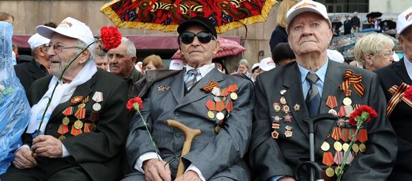 Militārā parāde par godu uzvaras Lielajā Tēvijas karā 71. gadadienai Militārā parāde par godu uzvaras Lielajā Tēvijas karā 71. gadadienai - Sputnik Latvija