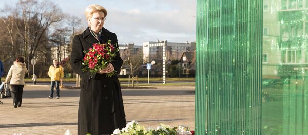 Памятник жертвам трагедии в Золитуде Памятник жертвам трагедии в Золитуде - Sputnik Латвия