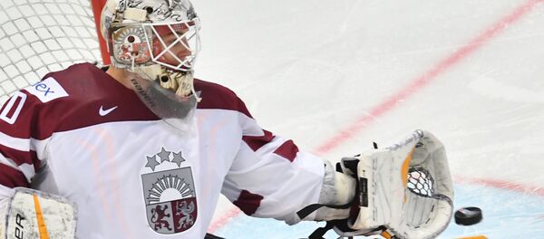 Вратарь сборной Латвии Элвис Мерзликин - Sputnik Латвия