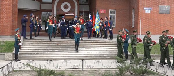 Погибшего в Сирии сержанта похоронили в Воронеже с военными почестями - Sputnik Латвия