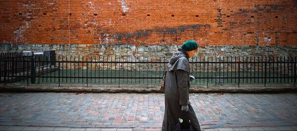 Прохожая на улице - Sputnik Латвия