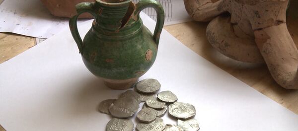 Сокровища в кувшине: на месте будущей дороги к Керченскому мосту нашли клад  - Sputnik Латвия